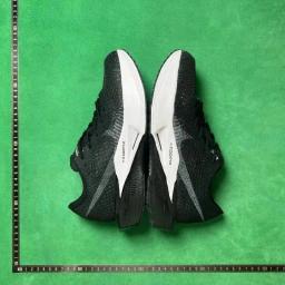 Black and white background No.1