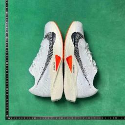 No. 4 White DX7957 100