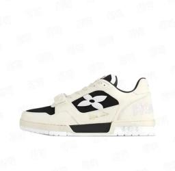 24 Clover White Black