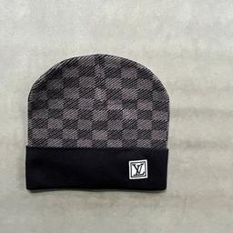 LV black gray