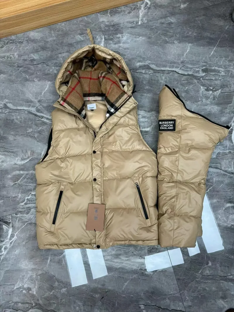 Burberry khaki sleeves are detachable